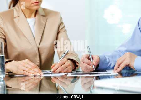 Geschäftspartner, Notizen, Seminar oder Tagung Stockfoto