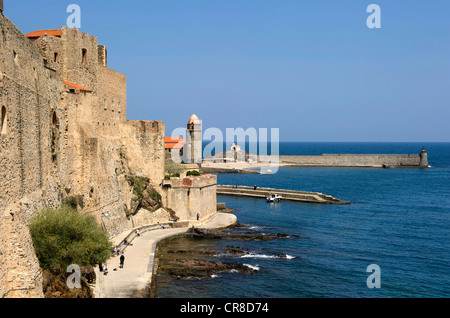 Frankreich, vom Pyrenäen Orientales, Collioure, Kirche von Notre Dame des Anges, das königliche Schloss XIII Jahrhundert Stockfoto