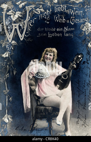 Wein, Frau und Frau mit Mandoline, historische Postkarte, um 1900, Kitsch song Stockfoto