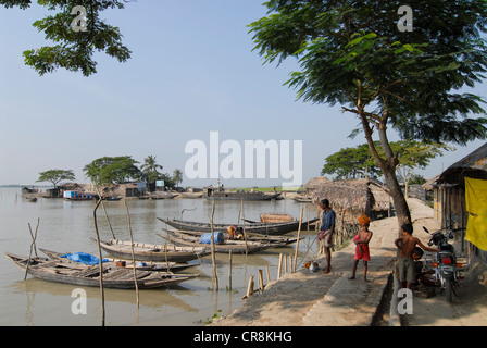 Bangladesch, Dorf Kalabogi am Fluss Shibsha in der Nähe von Golf von Bengalen, Völker sind am stärksten vom Klimawandel betroffen Stockfoto