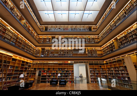 Bücherregale in der Kubus-Halle, Studienzentrum der Herzogin Anna Amalia Library in Weimar, Thüringen, Deutschland, Europa Stockfoto