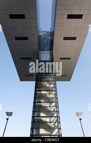 Treppe im Kranhaus 1 Bürogebäude, futuristische Architektur, Rheinauhafen District, Köln, Nordrhein-Westfalen