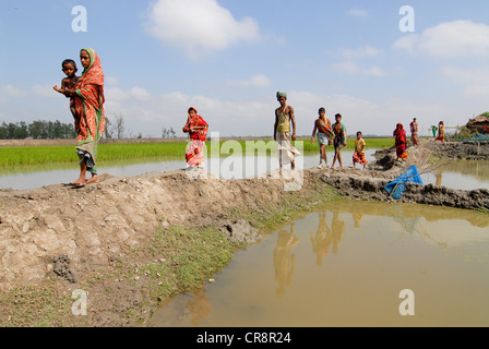 Bangladesch, Dorf Kalabogi am Fluss Shibsha in der Nähe von Golf von Bengalen, Völker sind am stärksten vom Klimawandel betroffen Stockfoto