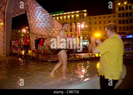 Brunnen in der UEFA Fan Zone am Plac Wolnosci, Poznan, Polen Stockfoto