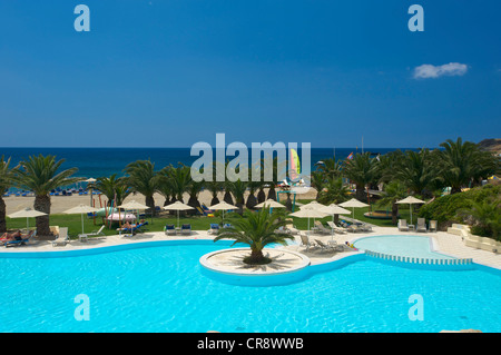 Hotel-Pool am Strand von Damnoni in Plakias, Kreta, Griechenland, Europa Stockfoto