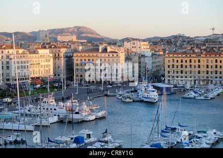 Blick auf den alten Hafen, Vieux Port, Marseille, Provence-Alpes-Côte d ' Azur, Frankreich, Europa Stockfoto