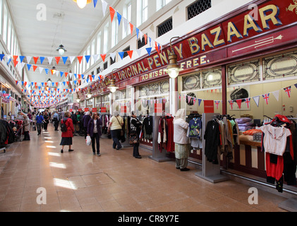 Marks und Spencer Original Penny Basar Grainger Markt, Newcastle upon Tyne, North East England Großbritannien Stockfoto