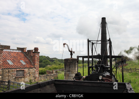 Replikat steam locomotive Steam Elefant auf Pockerly Waggonway, Beamish Museum, North East England, UK Stockfoto