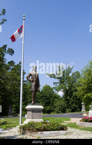 Grab, Statue und letzte Ruhestätte von Jefferson Davis, Präsident der Konföderation, befindet sich auf dem Hollywood Cemetery in Richmond. Stockfoto