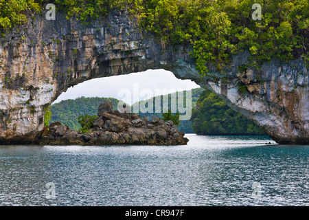 Steinbrücke, Rock Islands, Palau Stockfoto