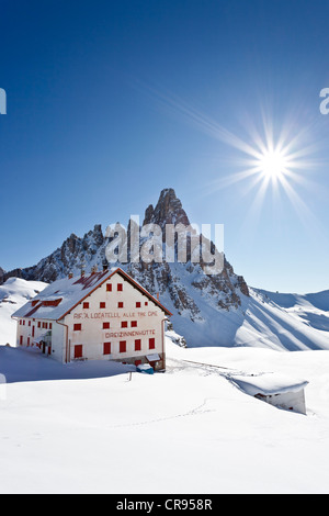 Dreizinnenhuette, drei-Zinnen-Hütte, Alta Pusteria, Sexten, Dolomiten, vor Paternkofel Berg, Alto Adige, Italien, Europa Stockfoto