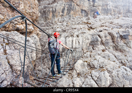 Besteigung des Piz Boe Berg auf der Piazzetta Klettern Route, Dolomiten, Alto Adige, Italien, Europa Stockfoto