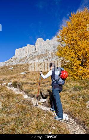 Besteigung des Piz Boe Berg auf der Piazzetta Klettern Route, Dolomiten, Alto Adige, Italien, Europa Stockfoto