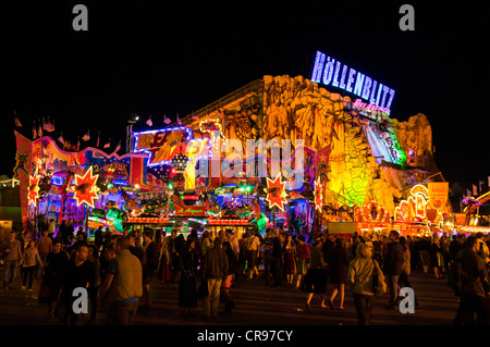 Oktoberfest, Wiesn, Fahrgeschäften, Hoellenblitz Geisterbahn bei Nacht, Munich, Bavaria, Germany, Europe Stockfoto