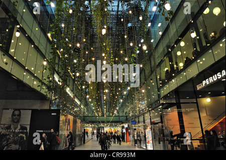 "Hängenden Gärten" in den Fuenf Hoefe shopping Arcade, München, Bayern, Deutschland, Europa Stockfoto