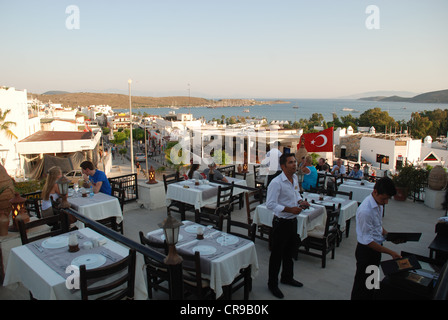 Ein Dach Restaurant im türkischen Badeort von Gumbet in Süd-West-Türkei. Bild von: Adam Alexander/Alamy Stockfoto