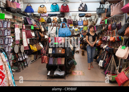 Stall - Keeper in Stanley Market, Hong Kong Stockfoto