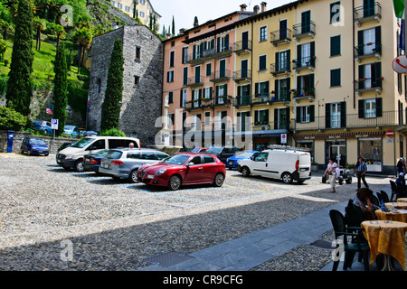 Bellagio, See überqueren, Hotels, Restaurants auf der Vorderseite zurück Straßen, Geschäfte, Blick auf den See, Gärten, Comer See, italienische Seen, Italien Stockfoto