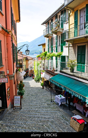 Bellagio, See überqueren, Hotels, Restaurants auf der Vorderseite zurück Straßen, Geschäfte, Blick auf den See, Gärten, Comer See, italienische Seen, Italien Stockfoto