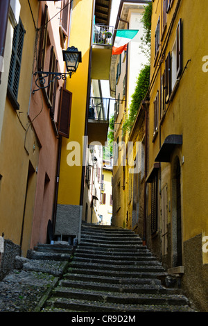 Bellagio, See überqueren, Hotels, Restaurants auf der Vorderseite zurück Straßen, Geschäfte, Blick auf den See, Gärten, Comer See, italienische Seen, Italien Stockfoto