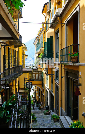 Bellagio, See überqueren, Hotels, Restaurants auf der Vorderseite zurück Straßen, Geschäfte, Blick auf den See, Gärten, Comer See, italienische Seen, Italien Stockfoto