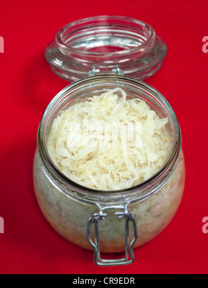 Sauerkraut im Glas Vorratsgefäß Stockfoto