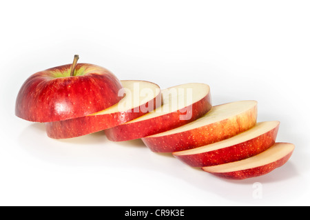 In Scheiben geschnittenen Apfel isoliert auf weißem Hintergrund Stockfoto