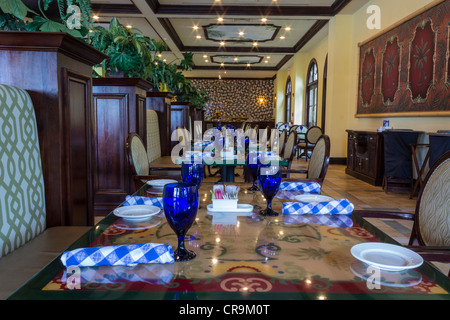 Ein Setup von einem Restaurant-Interieur für Kunden, die in diesem Restaurant zu Speisen. Stockfoto