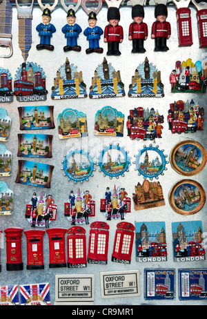 Souvenir Kühlschrank Magnete zum Verkauf in London Stockfoto