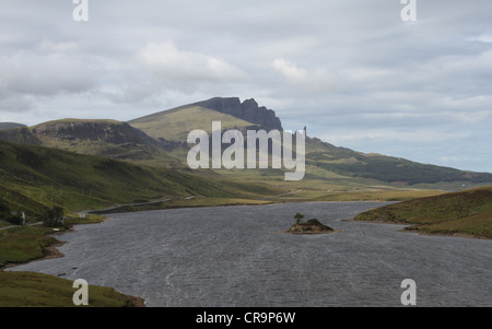 Loch Fada und Old Man of Storr Trotternish Isle Of Skye Schottland Juni 2012 Stockfoto