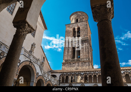 Europa Italien Kampanien Salerno, der Glockenturm der Kathedrale von San Matteo Stockfoto