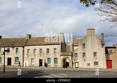 Orkney Museum im 16. Jahrhundert Tankerness Haus in Broad Street, Kirkwall, Orkney Inseln, Schottland, UK. Stockfoto