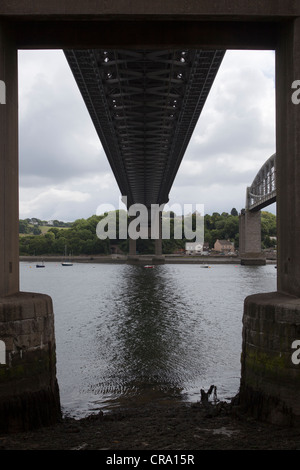 Brücke über den Fluss Tamar Stockfoto