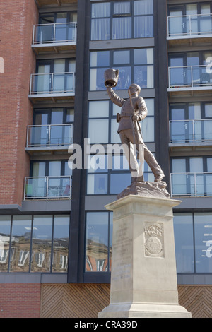 Denkmal für die Toten der Lancashire Fusiliers des Burenkriegs befindet sich in der Chapel Street /Oldfield Street in Salford. Stockfoto