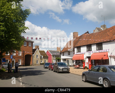 Dorf von Woolpit mit Fahnen und Girlanden, die Diamant-Jubiläums von Königin Elizabeth, Juni 2012, Suffolk, England Stockfoto