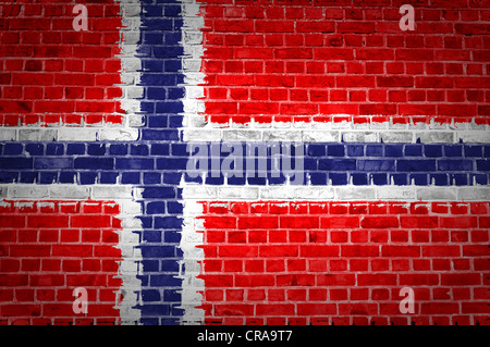 Ein Bild von der Norwegen-Flagge gemalt auf eine Mauer in innerstädtischer Lage Stockfoto