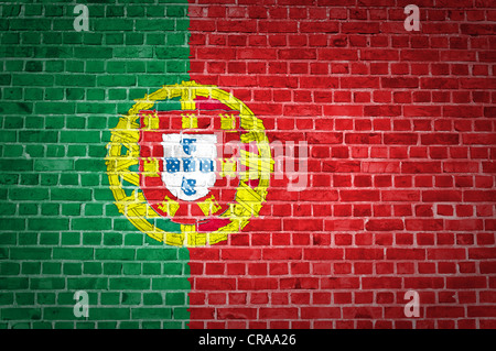 Ein Bild der Portugal-Flagge gemalt auf eine Mauer in innerstädtischer Lage Stockfoto