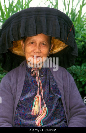 1, 1, chinesische Frau, alte Frau, alte Frau, reife Frau, Senioren, Kat hing Wai walled Village, New Territories, Hong Kong, China, Asien Stockfoto