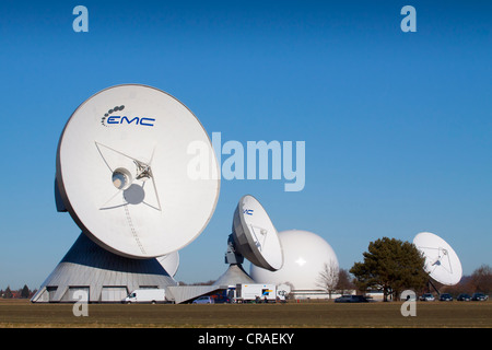 Parabolantennen von der Bodenstation in Raisting, Bayern, Deutschland, Europa Stockfoto