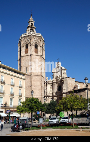 Bell Tower der Miguelete und die Puerta de Los Hierros, Kathedrale, Valencia, Spanien, Europa Stockfoto