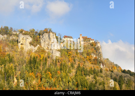 Schloss Werenwag Schloss im herbstlichen oberen Donautal, Sigmaringen District, Baden-Württemberg, Deutschland, Europa Stockfoto