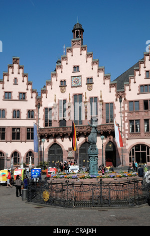 Gerechtigkeitsbrunnen oder Brunnen von Gerechtigkeit im Rathaus Römer, Roemerberg Platz, Frankfurt Am Main, Hessen Stockfoto