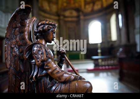 Geschnitzte Engel mit Trompete, Pfarrkirche St Marylebone, London, England, Vereinigtes Königreich, Europa Stockfoto