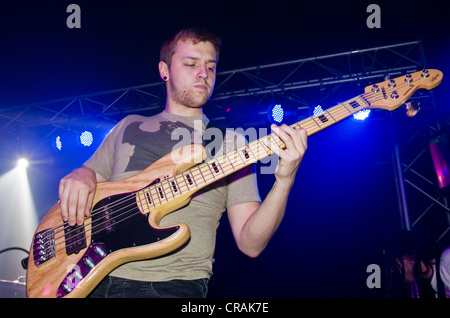 Die Sicherheit spielt die O2 Academy in Oxford, Feuershow als Headliner eine Skeletor Sonderaktionen Stockfoto