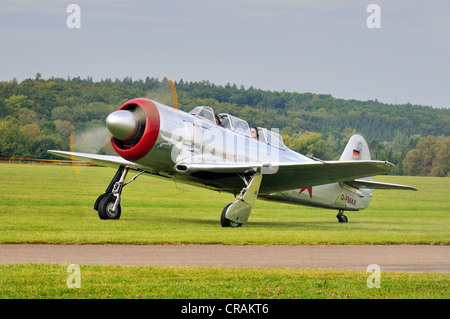 Jakowlew Jak-11, sowjetischen Jagdflugzeug von 1946 bis 1956 produziert, Europas größte Treffen der Oldtimer-Flugzeuge am Hahnweide Stockfoto