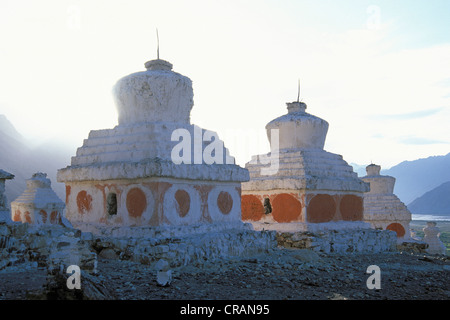 Chorten Diskit Kloster, Deskit Gompa, Hunder, Nubra Valley, Ladakh, indischen Himalaya, Jammu und Kaschmir, Nordindien Stockfoto