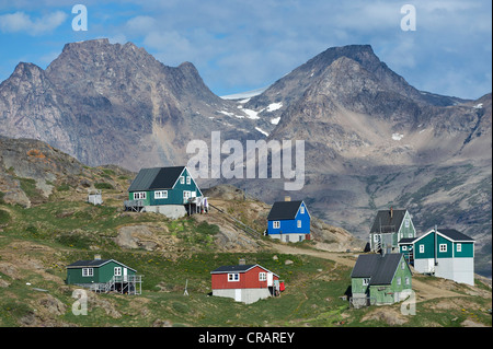 Häuser, Tasiilaq, auch bekannt als Ammassalik, Ostgrönland, Grönland Stockfoto