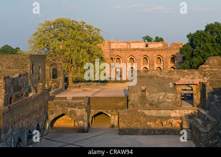 Königliche Enklave, zerstörten Stadt Mandu, Madhya Pradesh, Nordindien, Asien Stockfoto