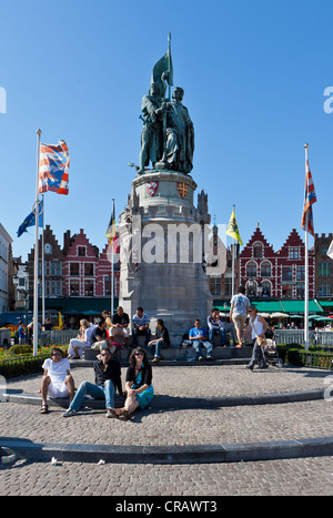 Statue des Volkshelden von Brügge, Jan Breydel und Pieter de Coninck, Marktplatz Grote Markt Stockfoto