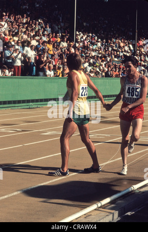 Steve Prefontaine (229) mit Gerry Lindgren im Wettbewerb der 1972 uns Olympiabahn und Feldversuche. Stockfoto